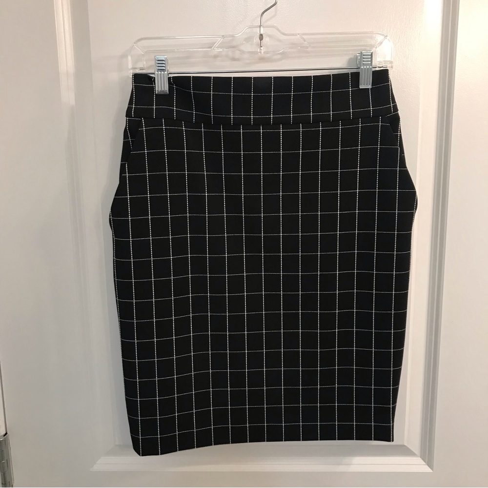 Express Size 4 Pencil Skirt with Pockets